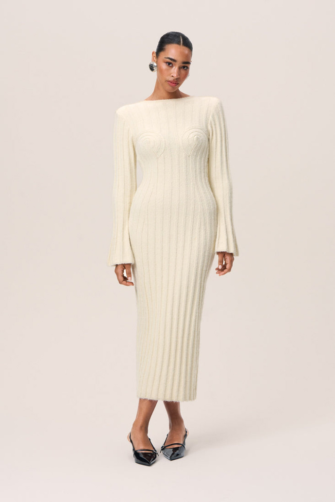 Adoore, 126 eur
