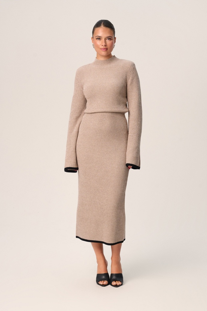 Adoore, 131 eur
