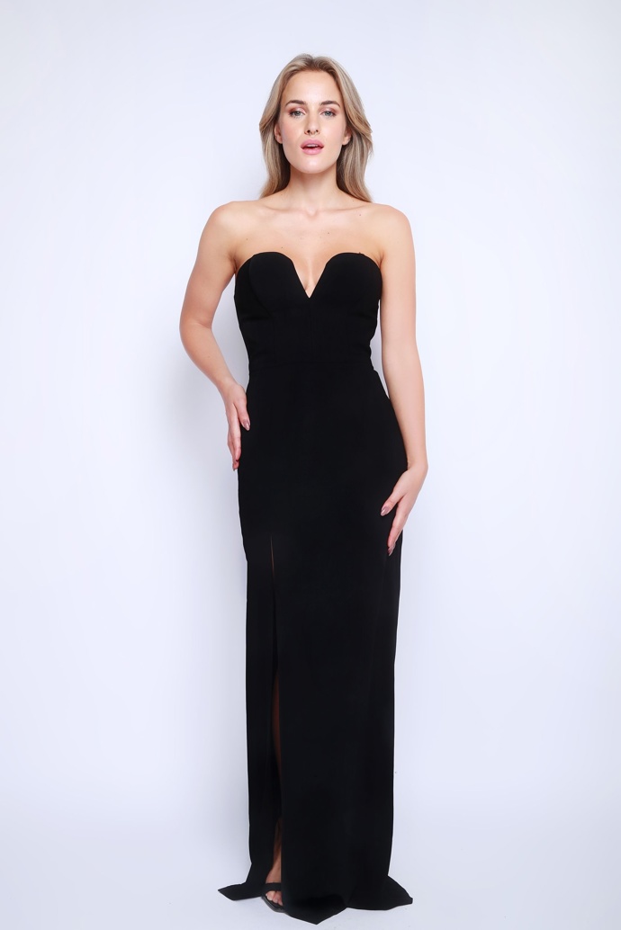 Amanda Uprichard, The Dress Prague, půjčovné 4900 Kč
