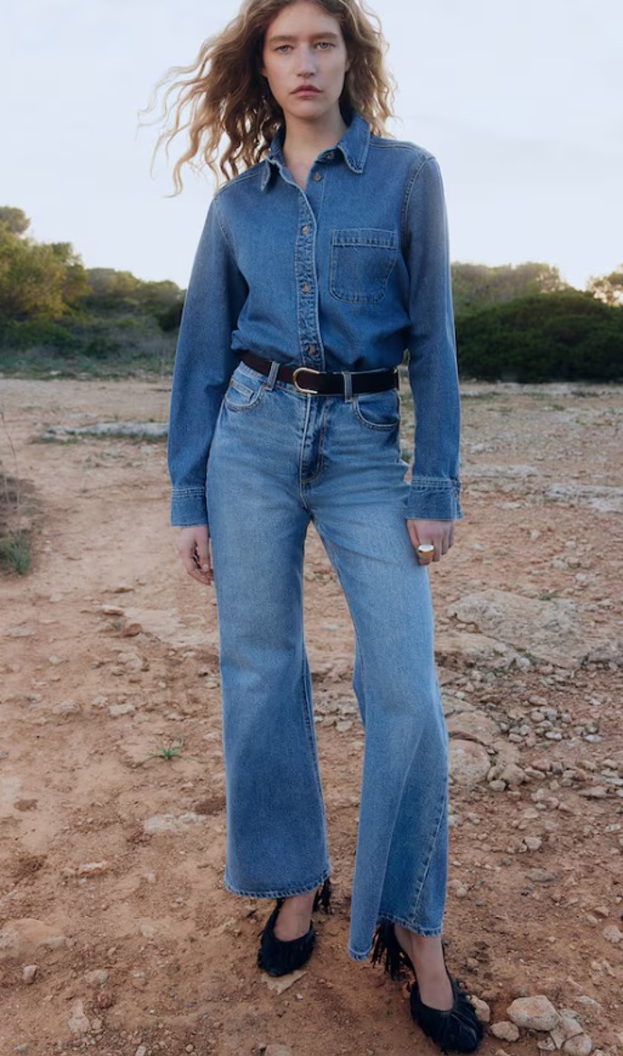 Flared High Jeans, H&M, 719 Kč
Flared High Jeans, H&M, 719 Kč