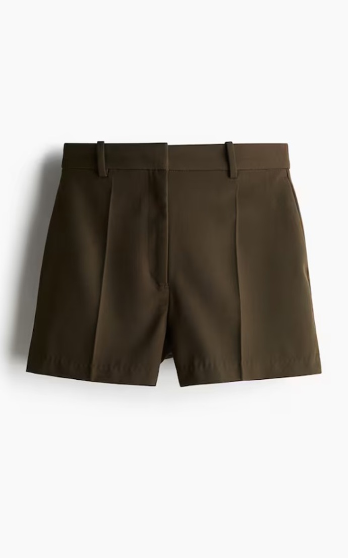 Elegantní šortky, H&M, 599 Kč
