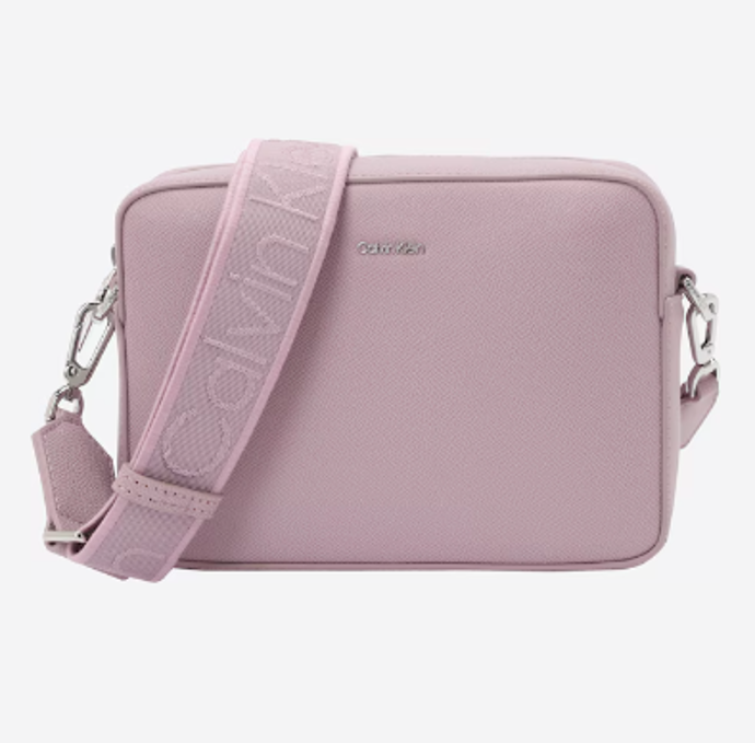Calvin Klein Taška 1589 Kč
Calvin Klein Taška 1589 Kč