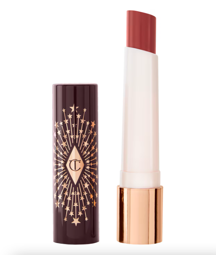 Charlotte Tilbury Hyaluronic Happikiss odstín Happipetal, 990 Kč
Charlotte Tilbury Hyaluronic Happikiss odstín Happipetal, 990 Kč