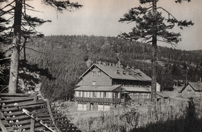 Archivní foto chaty Červenohorské sedlo
