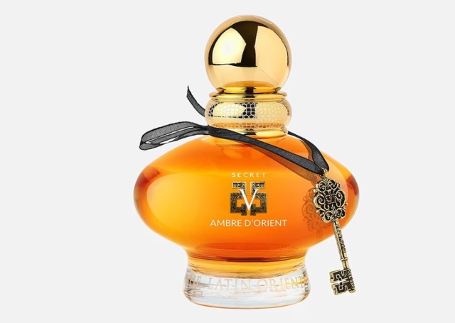 LES SECRETS Women parfém, Douglas, 50ml, 3 600 Kč
