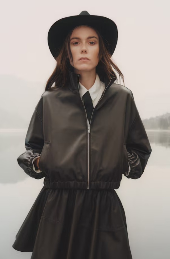 Oversized kožená bunda, H&M, 7 999 Kč
