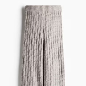 Kalhoty s copánkovým vzorem, H&M, 959 Kč
