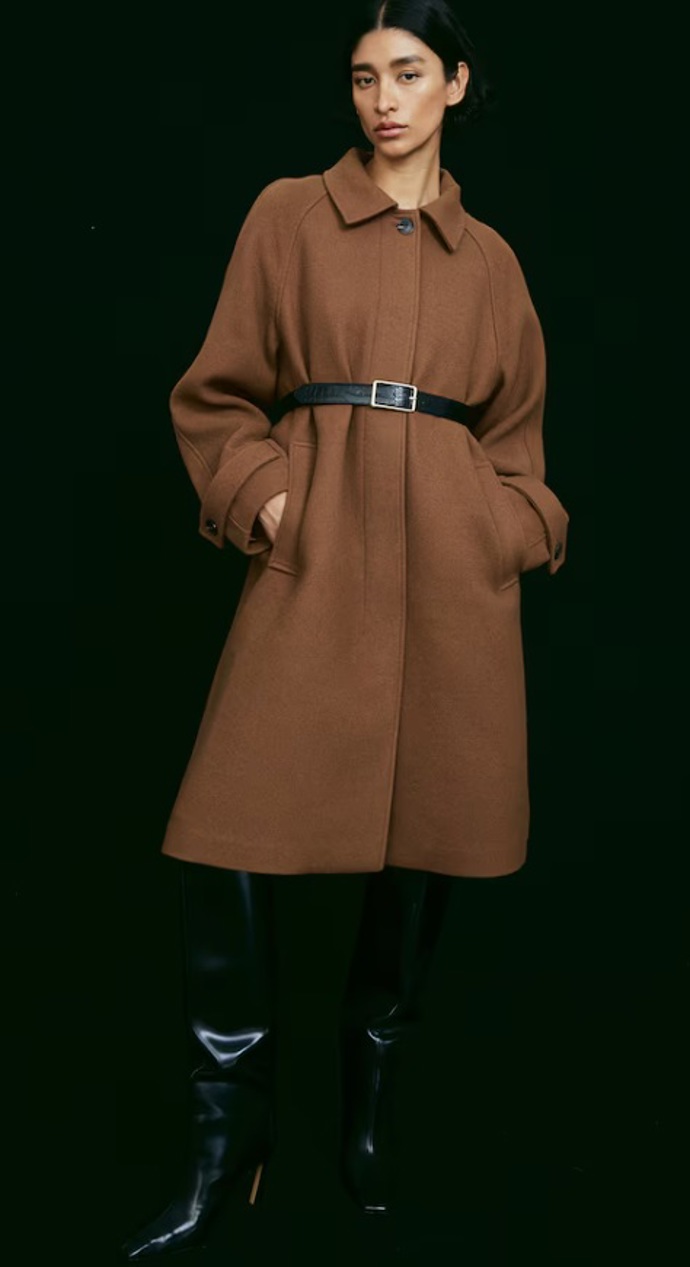 Kabát ke kolenům, H&M, 649 Kč (původní cena 1 459 Kč)
