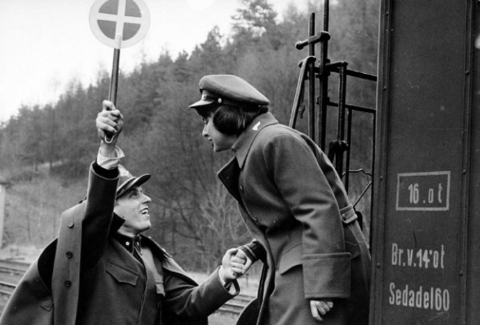 Film Ostře sledované vlaky
