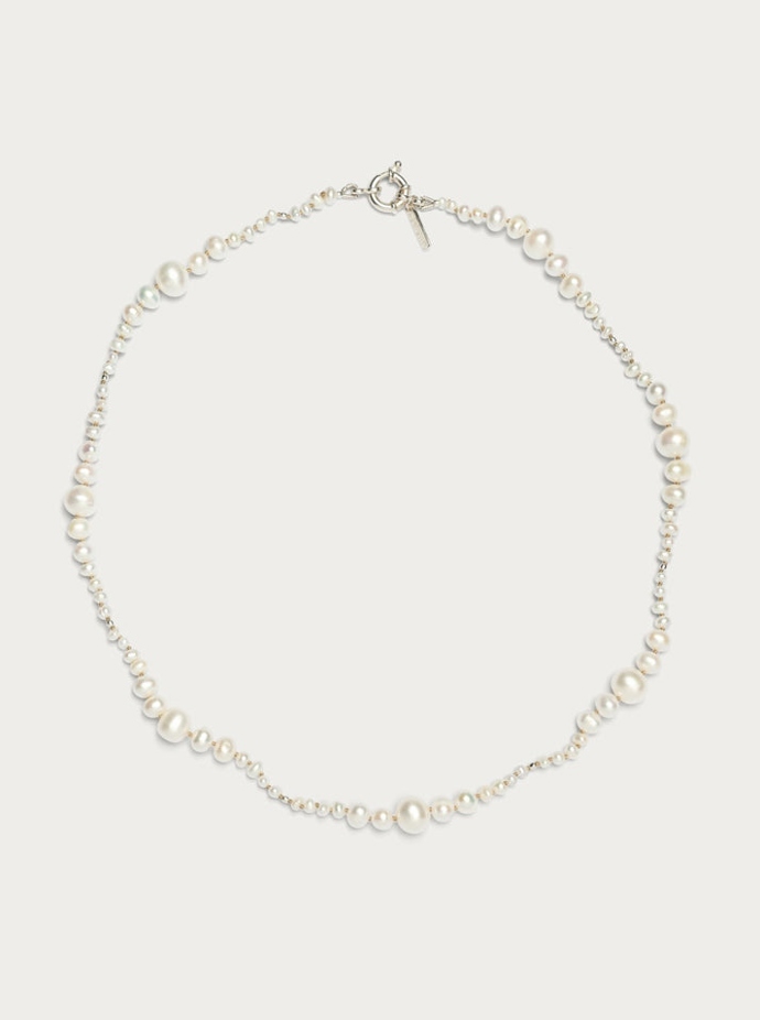 Freshwater Pearl Necklace - Silver, Still Life, 2790 Kč
Freshwater Pearl Necklace - Silver, Still Life, 2790 Kč