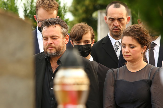 Josef se musel v kráté době rozloučit s oběma rodiči
