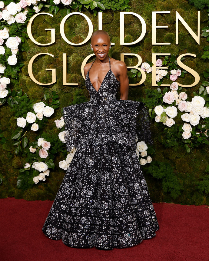 Herečka Cynthia Erivo oblékla róbu od značky Louis Vuitton.
