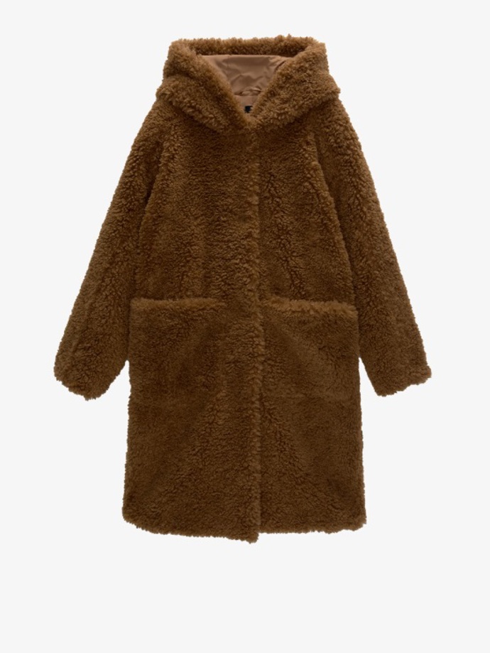 Zimní kabát, PULL&BEAR, 999 Kč (původní cena 1 799 Kč)
