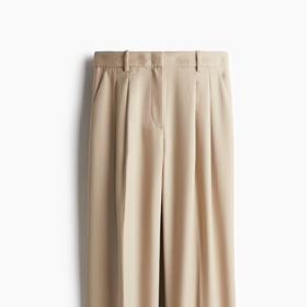 Zužující se kalhoty, H&M, 499 Kč (původní cena 719 Kč)
