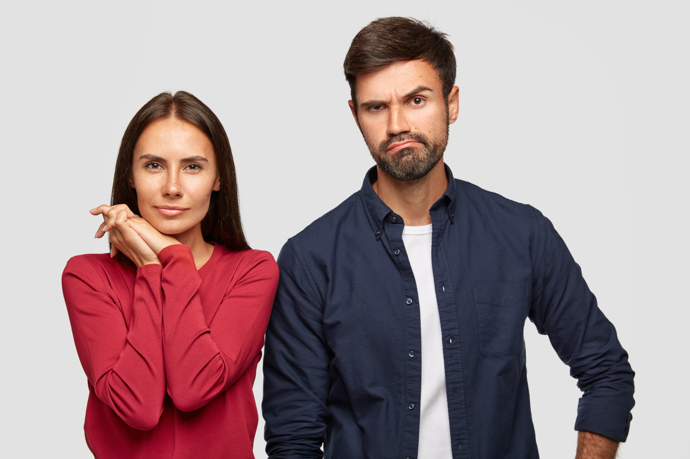 Její manžel však nemá pro tuto práci pochopení. Přijde mu málo reprezentativní.
Její manžel však nemá pro tuto práci pochopení. Přijde mu málo reprezentativní.