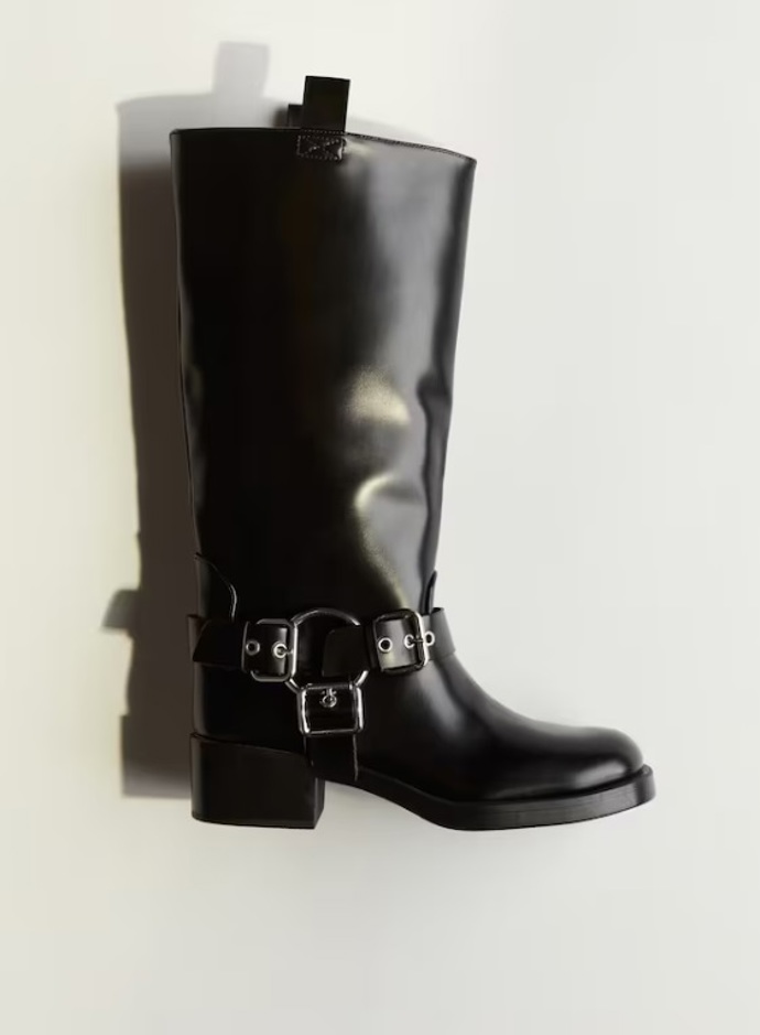 Motorkářské kozačky ke kolenům, H&M, 679 Kč (původní cena 1 899 Kč)
