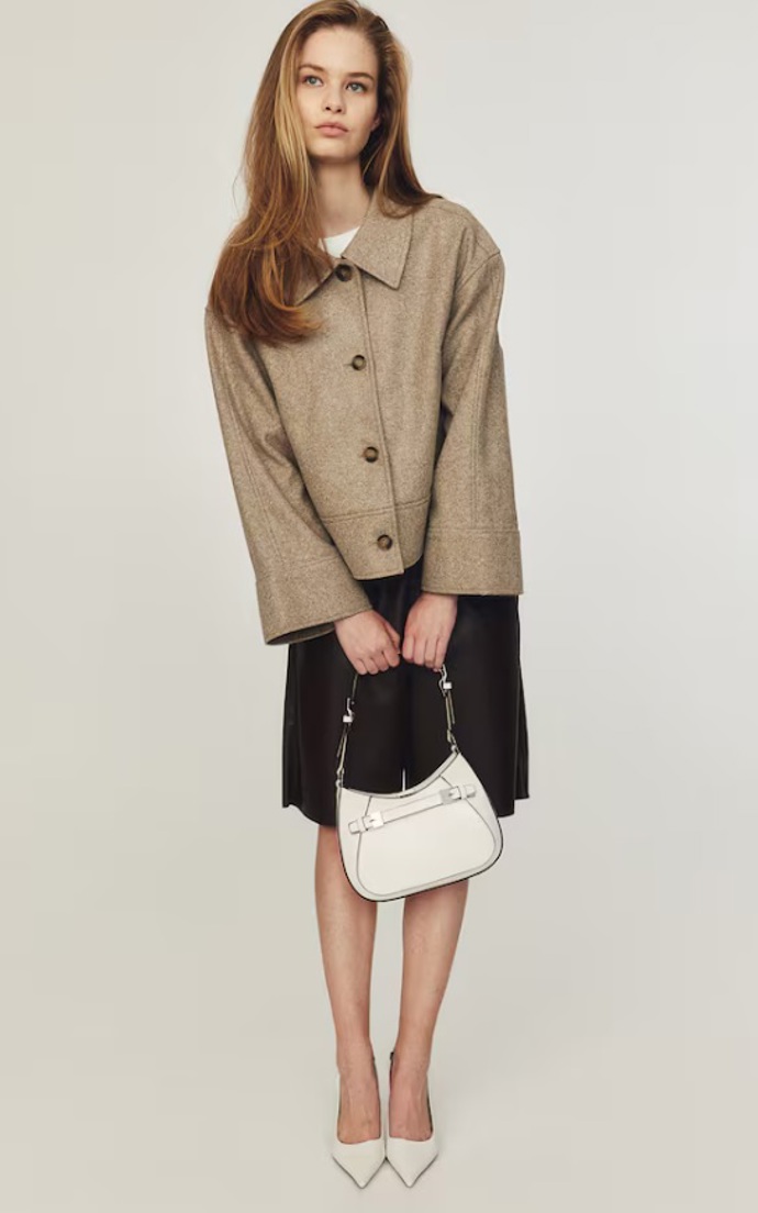 Kabelka s páskovým detailem, H&M, 379 Kč (původní cena 719 Kč)
