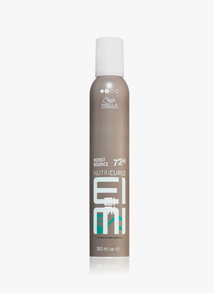 Pěnové tužidlo pro vlnité vlasy, Wella Professionals, 232 Kč
