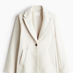 Kabát s ramenními vycpávkami, H&M, 579 Kč (původní cena 1 459 Kč)
