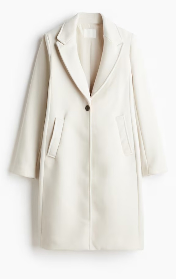 Kabát s ramenními vycpávkami, H&M, 579 Kč (původní cena 1 459 Kč)
