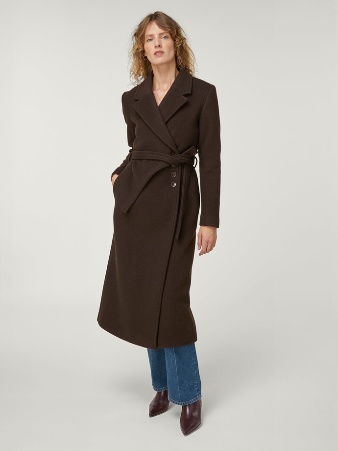 Kabát, Rouje, 360 eur
Kabát, Rouje, 360 eur