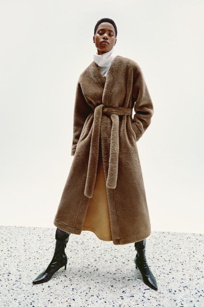 Kabát, Zara, 3299 Kč
Kabát, Zara, 3299 Kč