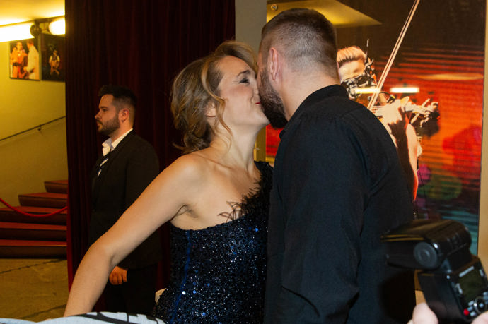 Zpěvačka je zamilovaná až po uši
