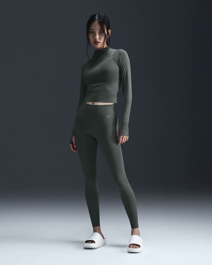 Legíny, Nike, 100 eur
