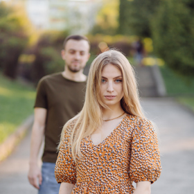 Snažila se to změnit, ale marně. Byla nešťastná, ale situace se vyřešila. Nyní spolu už tři roky intimně nežijí. Manželovi to nevadí.
