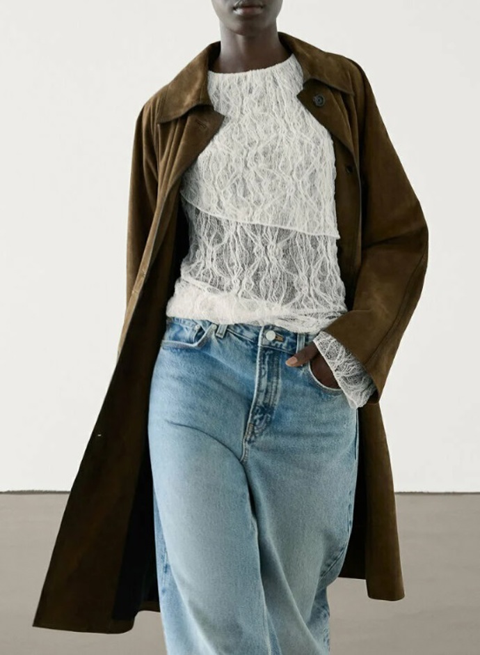 Blůza jako utkaná z pavučin, Massimo Dutti, 999 Kč
