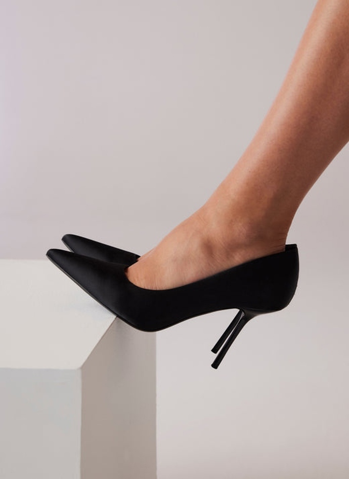 Mint Velvet, 5400 Kč
