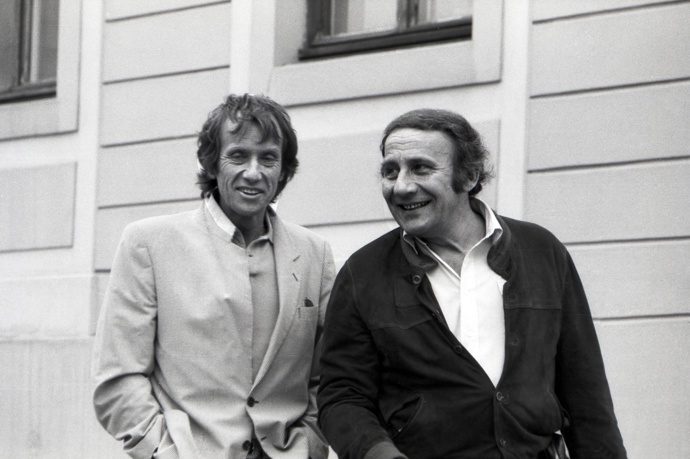 Miroslav Moravec (vpravo) a Yves Rénier (představitel komisaře Moulina) ve Zlaté uličce v Praze na Hradčanech.
Miroslav Moravec (vpravo) a Yves Rénier (představitel komisaře Moulina) ve Zlaté uličce v Praze na Hradčanech.
