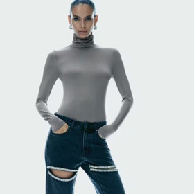 Body s rolákem, H&M, 359 Kč
