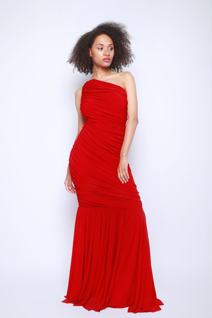 Norma Kamali, The Dress Prague, půjčovné 4900 Kč
