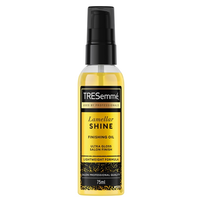 Tip pro krásné vlasy od TRESemmé: Aniččiny vlasy září díky oleji TRESemmé Lamellar Shine.
