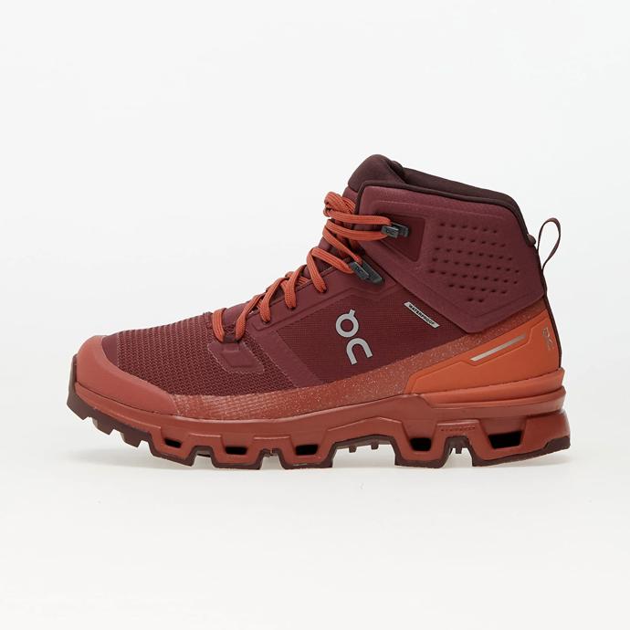 On, 5990 Kč, footshop.cz
On, 5990 Kč, footshop.cz