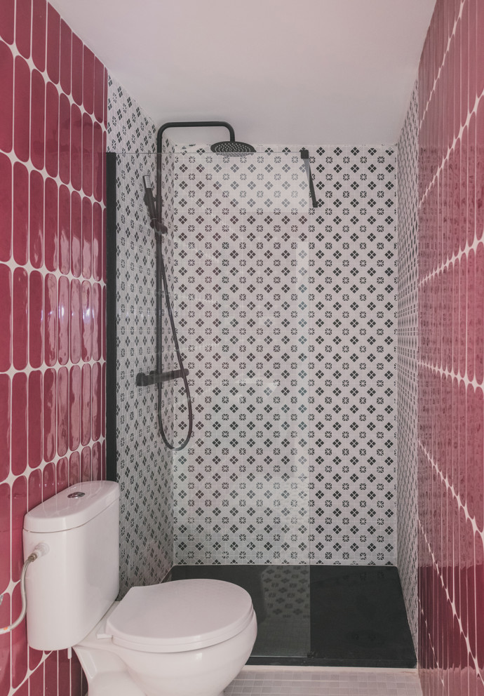 Můžete mít domov, který vypadá jako milionový, aniž byste zruinovali svůj rozpočet. Studio OOIIO Architecture přetvořilo běžný byt na unikátní prostor za dostupnou cenu. Kreativita a chytrý design proměnili prostor v unikátní domov plný překvapení. Podívejte se, jak kombinace běžných materiálů a chytrého designu mění zaběhnuté představy.
Můžete mít domov, který vypadá jako milionový, aniž byste zruinovali svůj rozpočet. Studio OOIIO Architecture přetvořilo běžný byt na unikátní prostor za dostupnou cenu. Kreativita a chytrý design proměnili prostor v unikátní domov plný překvapení. Podívejte se, jak kombinace běžných materiálů a chytrého designu mění zaběhnuté představy.