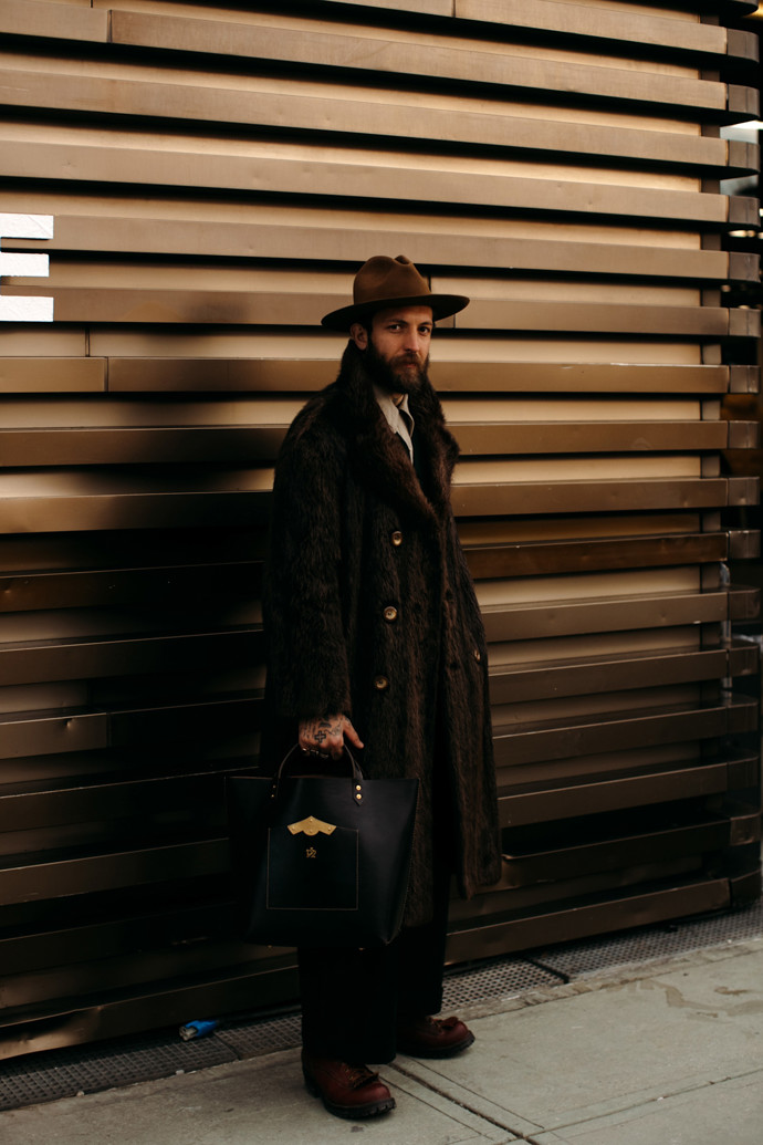 Inspirace z módního veletrhu Pitti Uomo a pánských fashion weeků 2025 z Milána a Paříže.
