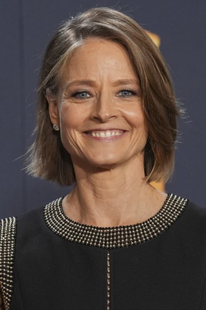 Jodie Foster je také jednou z celebrit, která zůstává věrná mikádu. Nosí ho v různých délkách.
Jodie Foster je také jednou z celebrit, která zůstává věrná mikádu. Nosí ho v různých délkách.