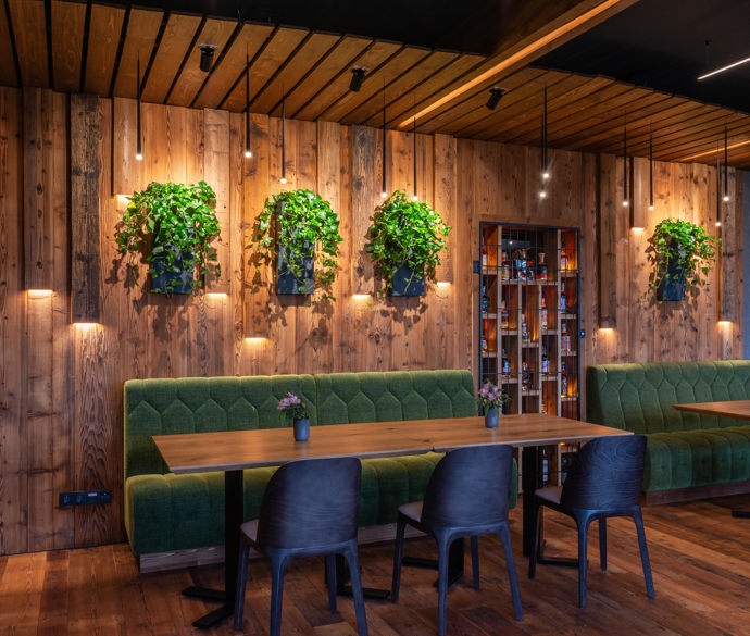 "Rumová vitrína" restaurace hotelu Královka
