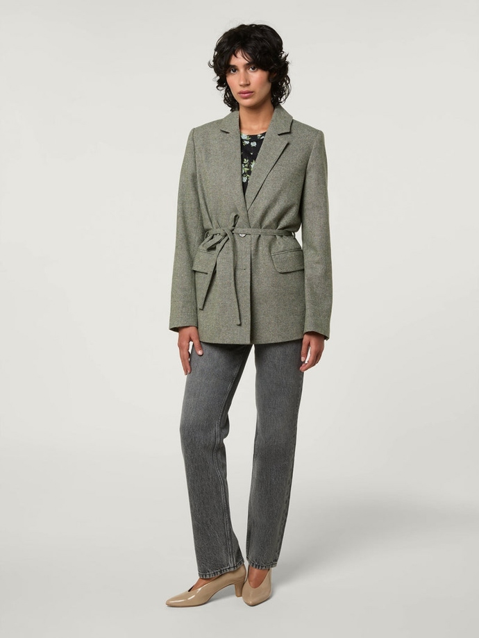 Rouje, 236 eur
Rouje, 236 eur