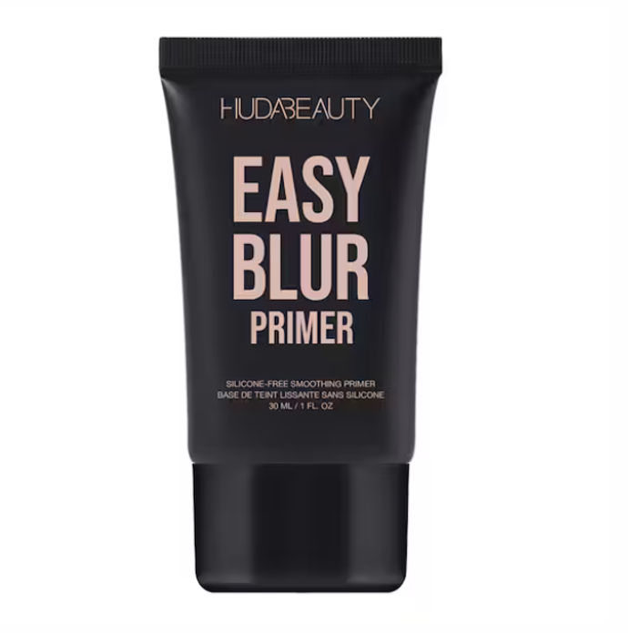 Huda Beauty Easy Blur Primer obsahuje zjemňující polymery, které pomáhají okamžitě regulovat nadměrný kožní maz, vyhlazovat texturu pleti a potlačovat vzhled pórů. 860 Kč
Huda Beauty Easy Blur Primer obsahuje zjemňující polymery, které pomáhají okamžitě regulovat nadměrný kožní maz, vyhlazovat texturu pleti a potlačovat vzhled pórů. 860 Kč