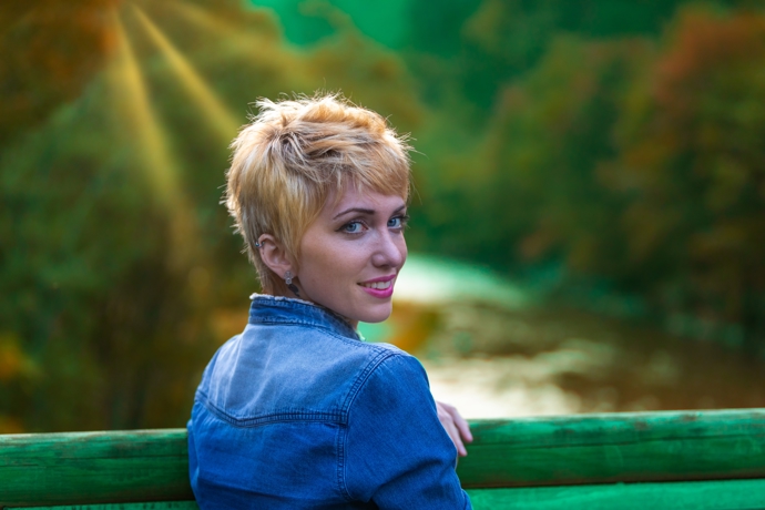 Chcete mít rozverný look? Vsaďte na Pixie Cut, ale zvolte raději jeho delší. verzi.
