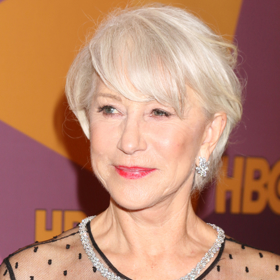 Helen Mirren a její krátké mikádo s ofinou. Pokud jej učešete s pěšinkou na straně, získáte větší objem.
