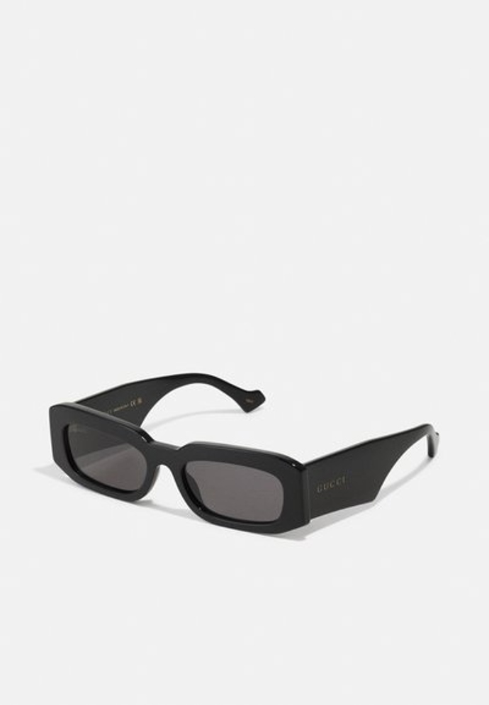 Sluneční brýle, Gucci, 8800 Kč
Sluneční brýle, Gucci, 8800 Kč