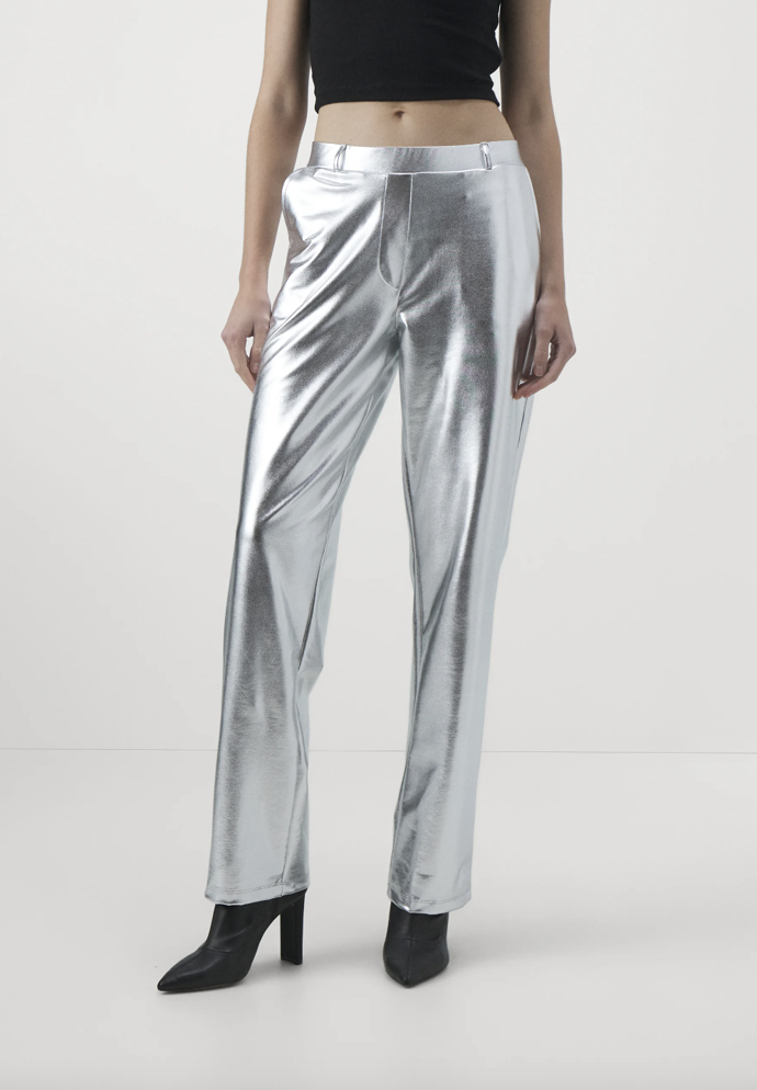 VMSILVER STRAIGHT PANTS - Kalhoty stříbrné, Vero Moda / Zalando, 720 Kč

