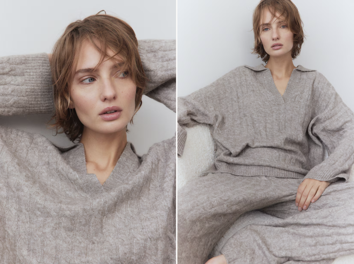Svetr s copánkovým vzorem, šedobéžová a další dvě barvy v nabídce, H&M, 959 Kč

 
