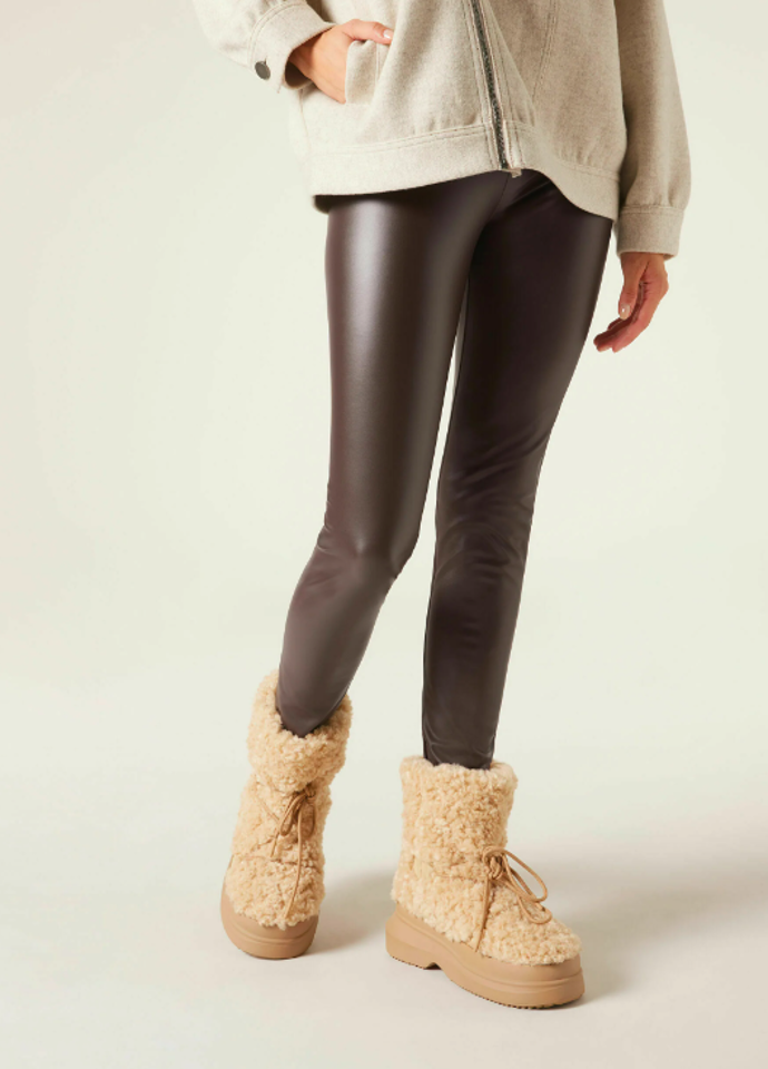 Kožené legíny, Calzedonia, 939 Kč
Kožené legíny, Calzedonia, 939 Kč