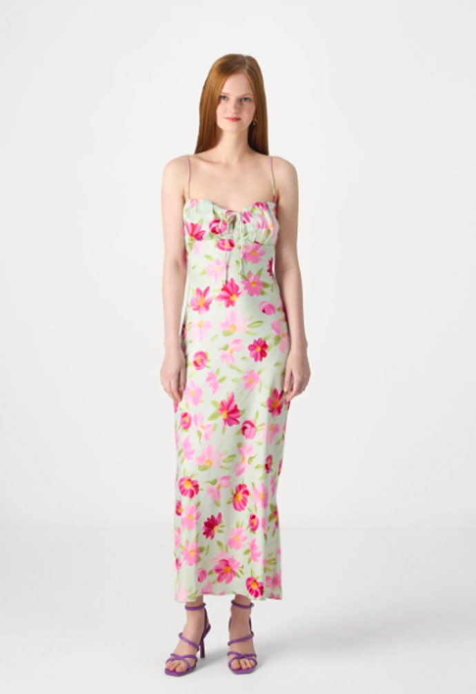 Květinové šaty Gina Tricot, 1200 Kč
Květinové šaty Gina Tricot, 1200 Kč