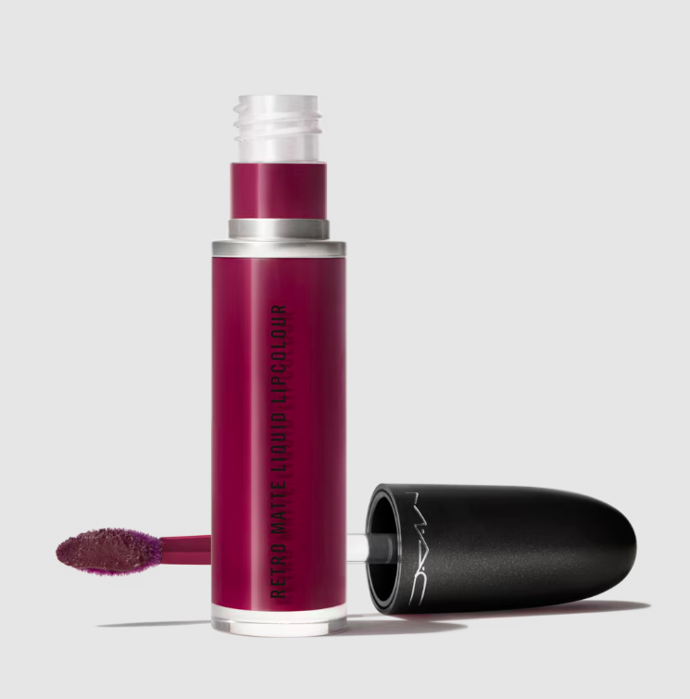 Švestková rtěnka, MAC Cosmetic, 870 Kč
Švestková rtěnka, MAC Cosmetic, 870 Kč